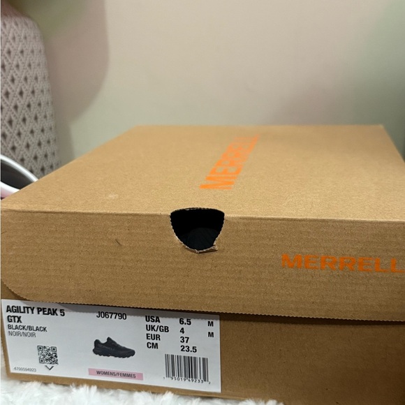 Merrell Black Athletic Shoes with Breathable Mesh and Aggressive Tread women’s - Picture 2 of 6